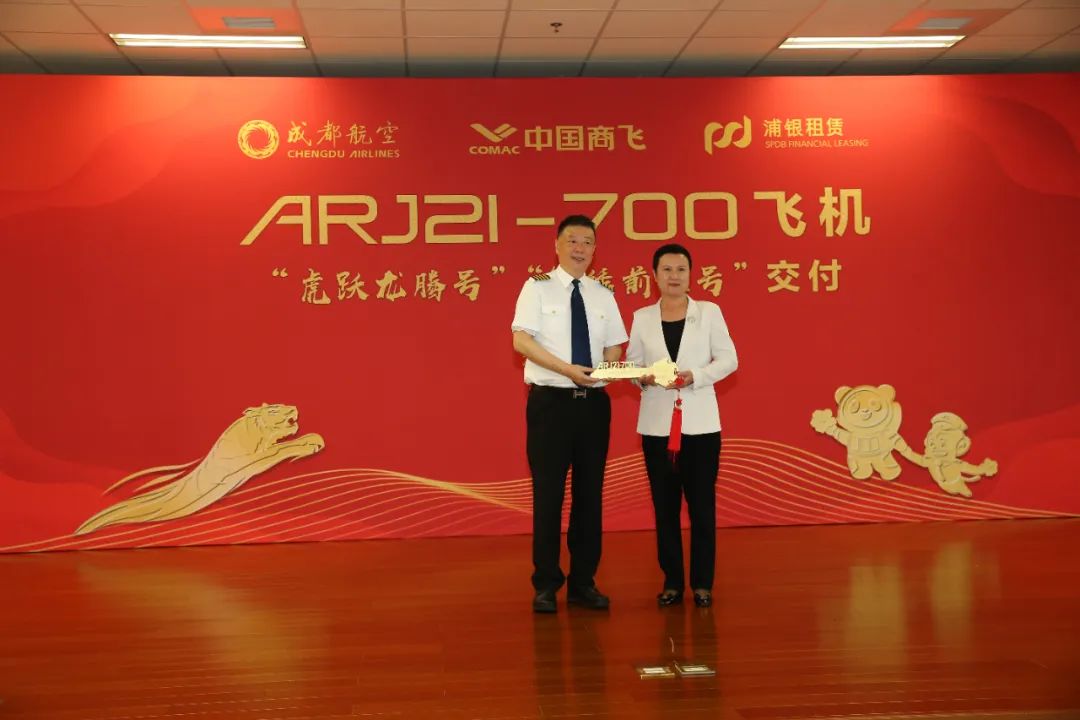  ɶտ(jng)⑛˾ wC(j)o(j)耳 {񂡰Sv̖(ho) 930-